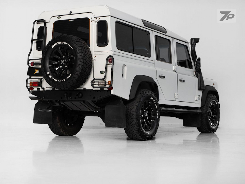 Foto do veículo LAND ROVER DEFENDER  110 CSW 2000 257.489 KM 238.500,00