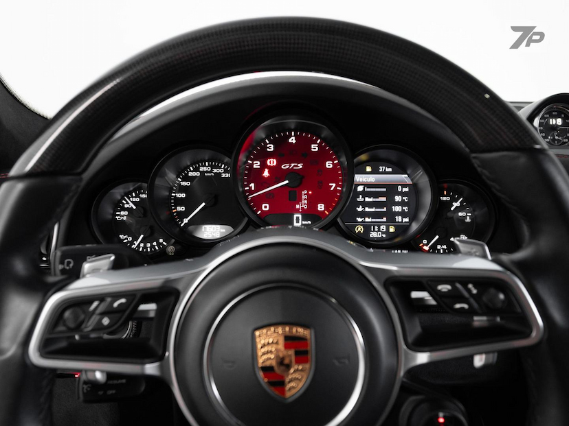 Foto do veículo PORSCHE 911  GTS 2018 17.602 KM 699.000,00