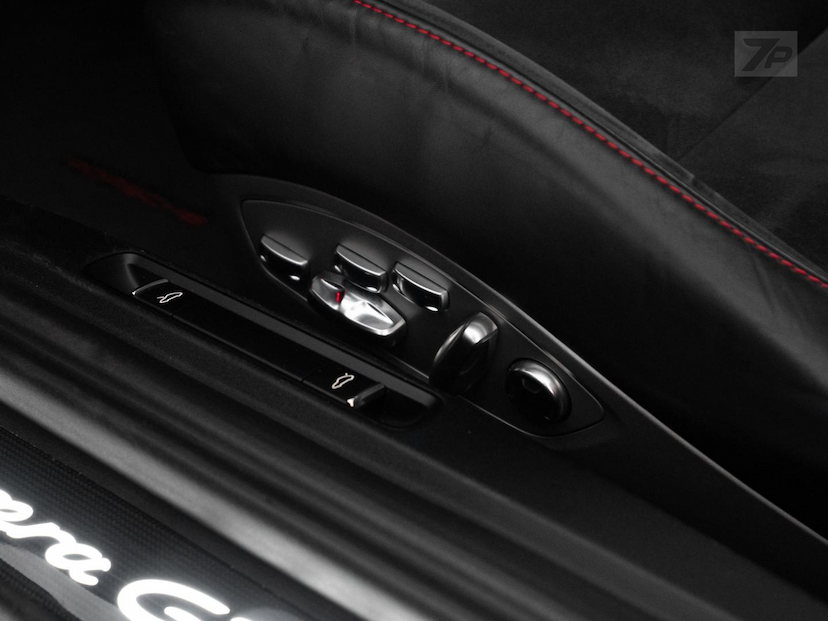Foto do veículo PORSCHE 911  GTS 2018 17.602 KM 699.000,00