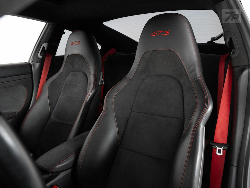 Foto do veículo PORSCHE 911  GTS 2018 17.602 KM 699.000,00