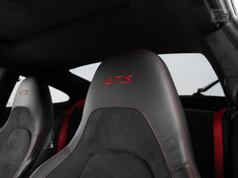 Foto do veículo PORSCHE 911  GTS 2018 17.602 KM 699.000,00