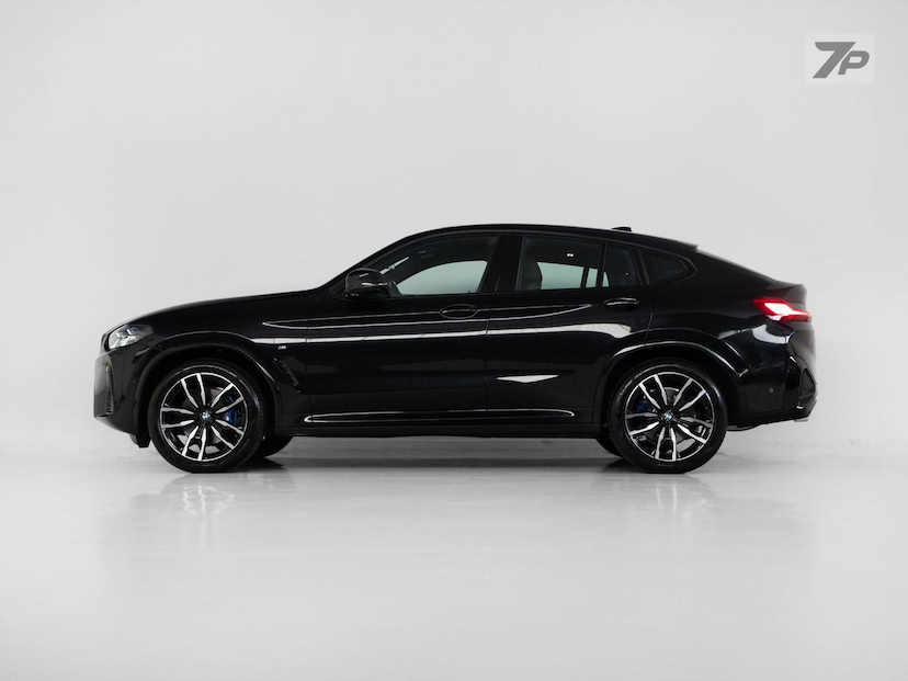 Foto do veículo BMW X4  XDRIVE30I 2024 22.000 KM 358.500,00