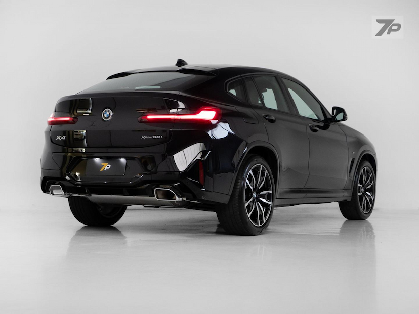 Foto do veículo BMW X4  XDRIVE30I 2024 22.000 KM 358.500,00