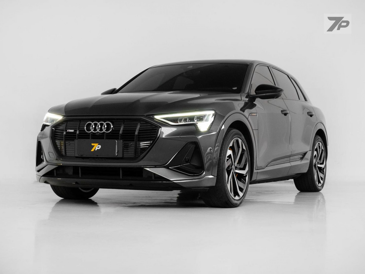 Foto do veículo AUDI E-TRON E TRON 2022/2022 51.220 KM R$ 245.000,00