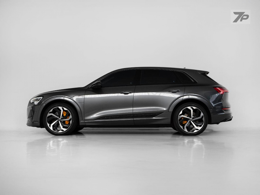 Foto do veículo AUDI E-TRON E TRON 2022 51.220 KM 249.800,00