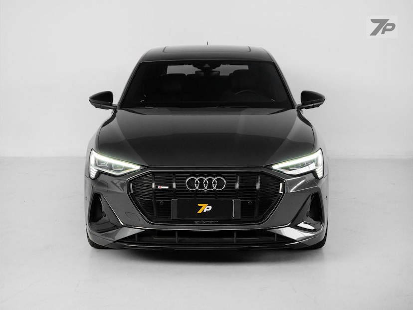 Foto do veículo AUDI E-TRON E TRON 2022 51.220 KM 249.800,00