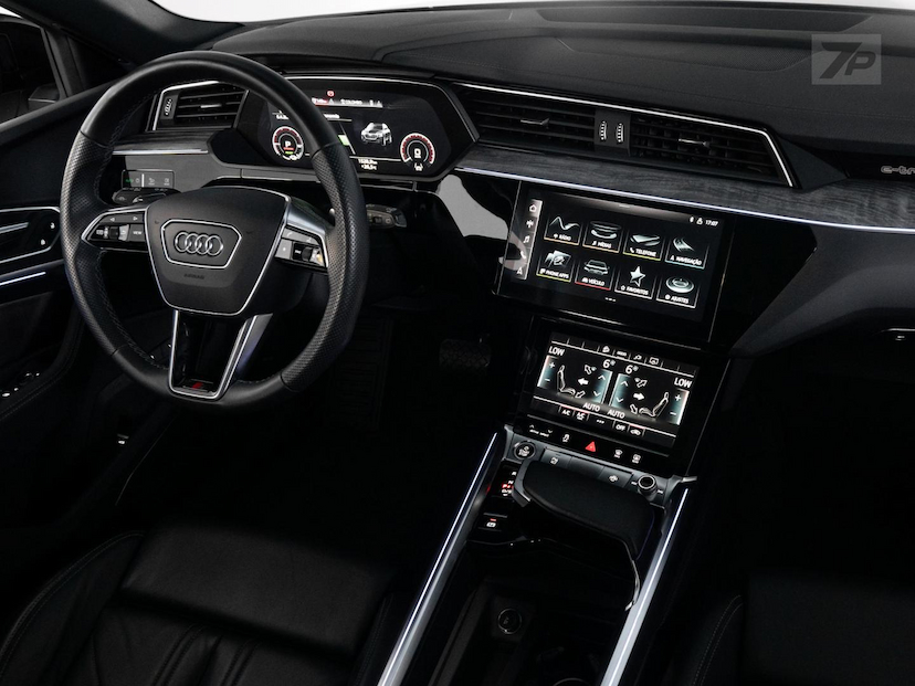 Foto do veículo AUDI E-TRON E TRON 2022 51.220 KM 249.800,00