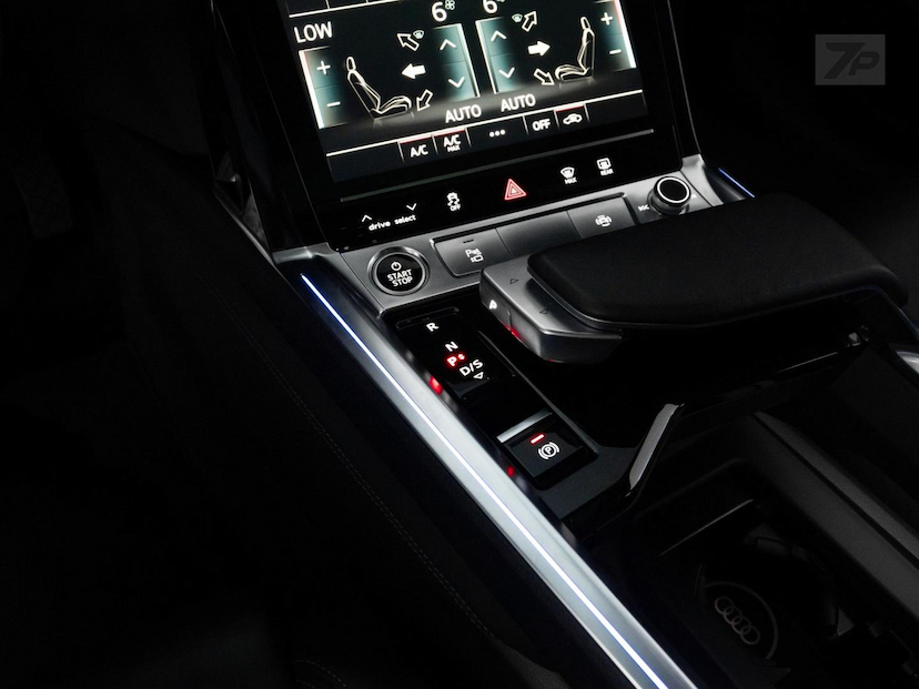 Foto do veículo AUDI E-TRON E TRON 2022 51.220 KM 249.800,00