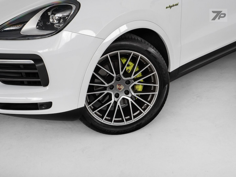 Foto do veículo PORSCHE CAYENNE  CP PHE 2022 49.876 KM 589.500,00