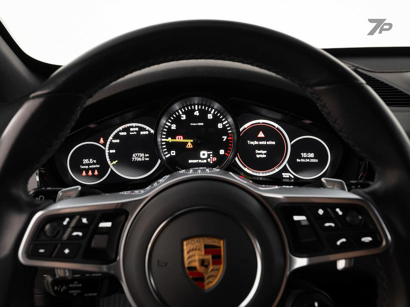 Foto do veículo PORSCHE CAYENNE  CP PHE 2022 49.876 KM 589.500,00