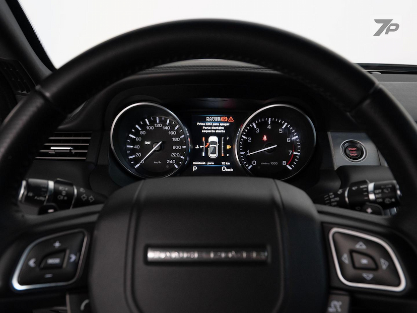 Foto do veículo LAND ROVER RANGE ROVER LR EVOQUE DYNAMIC P3D 2013 121.919 KM 82.000,00