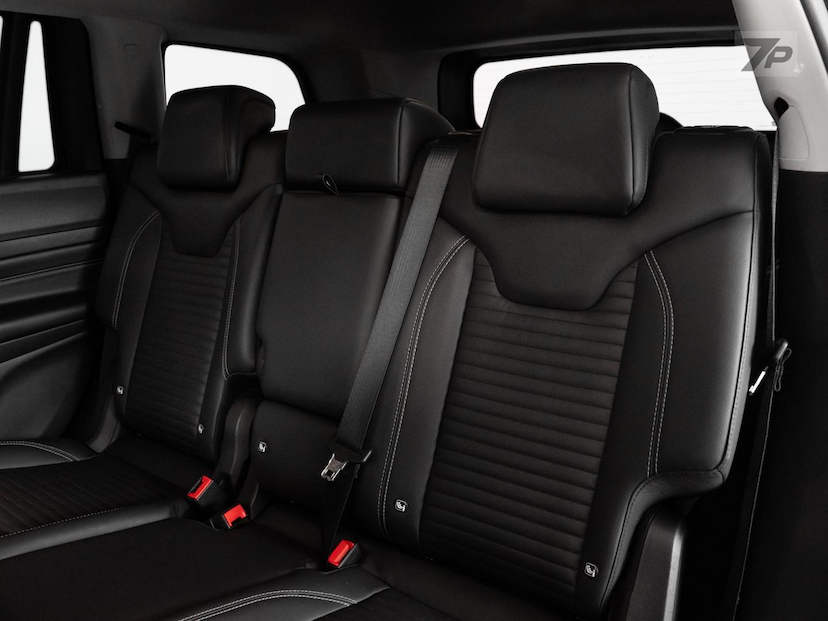 Foto do veículo JEEP COMMANDER  FLEX 2025 24.735 KM 229.800,00