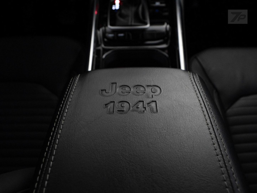 Foto do veículo JEEP COMMANDER  FLEX 2025 24.735 KM 229.800,00