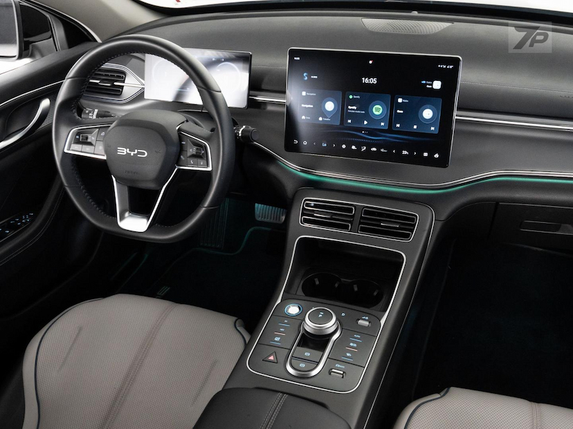 Foto do veículo BYD KING  GS DM 2025 14.529 KM 149.000,00