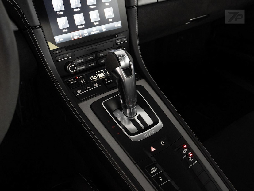 Foto do veículo PORSCHE 718  CAYMAN GT4 4.0 420CV 2023 6.726 KM 1.000.000,00