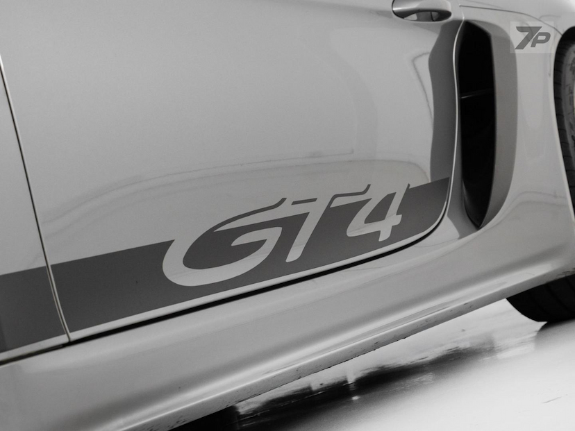 Foto do veículo PORSCHE 718  CAYMAN GT4 4.0 420CV 2023 6.726 KM 1.000.000,00