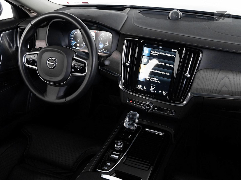 Foto do veículo VOLVO S90  T8 INSCRIPT 2021 62.300 KM 209.000,00