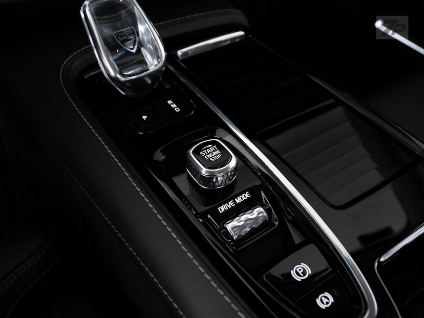 Foto do veículo VOLVO S90  T8 INSCRIPT 2021 62.300 KM 209.000,00