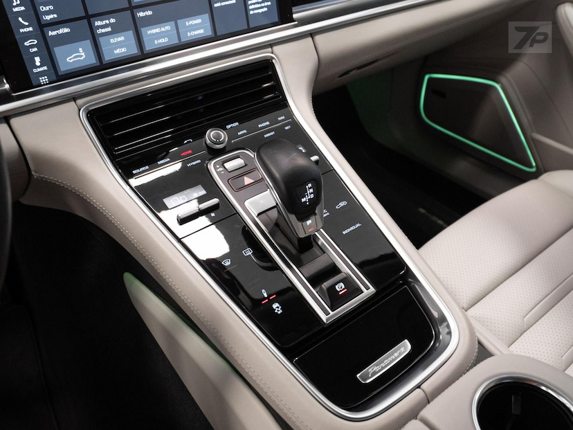 Foto do veículo PORSCHE PANAMERA  4EHYB 2018 48.573 KM 449.000,00
