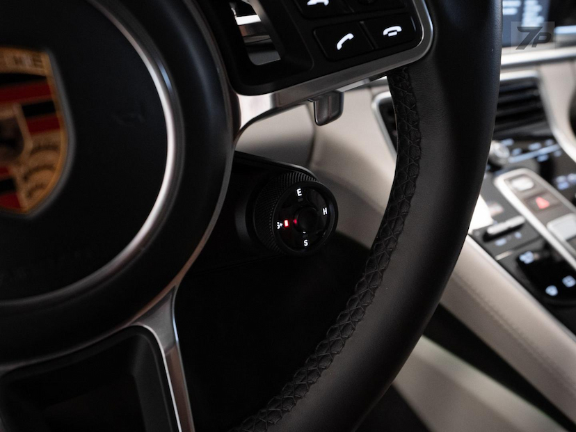 Foto do veículo PORSCHE PANAMERA  4EHYB 2018 48.573 KM 449.000,00