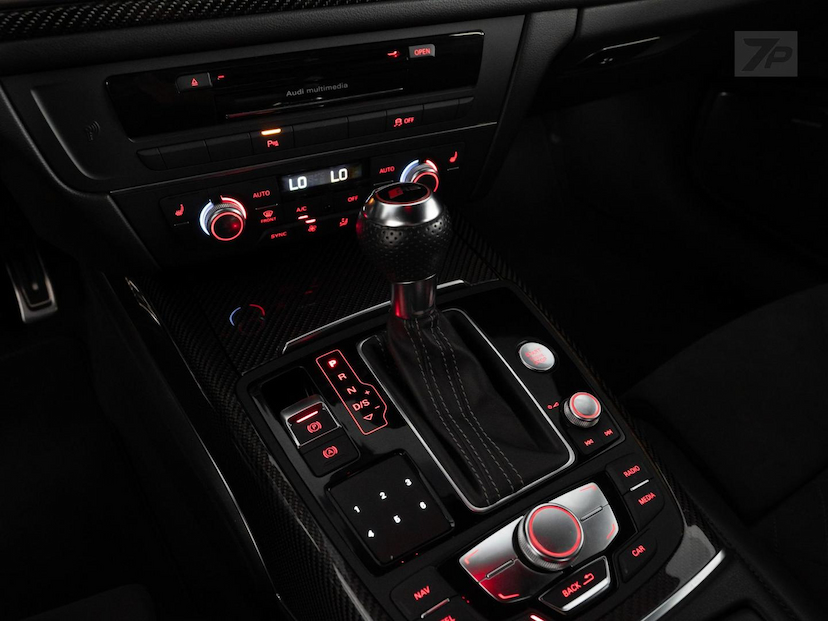 Foto do veículo AUDI RS6  AVANT 4.0TFSI 2014 54.670 KM 328.500,00
