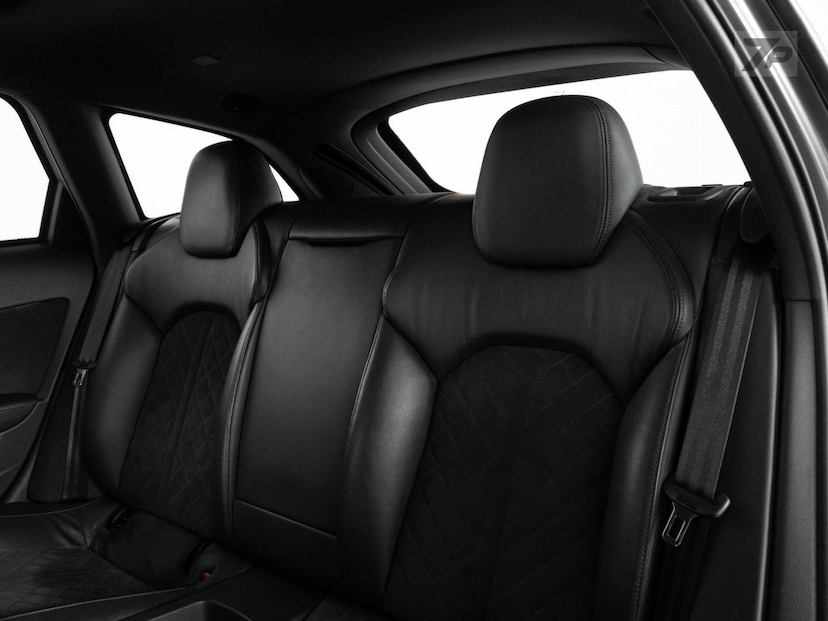 Foto do veículo AUDI RS6  AVANT 4.0TFSI 2014 54.670 KM 328.500,00