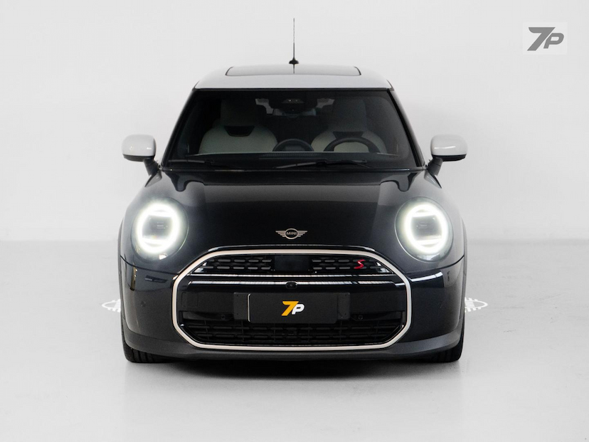 Foto do veículo MINI COOPER  S 3P TOP 2025 8.600 KM 215.000,00