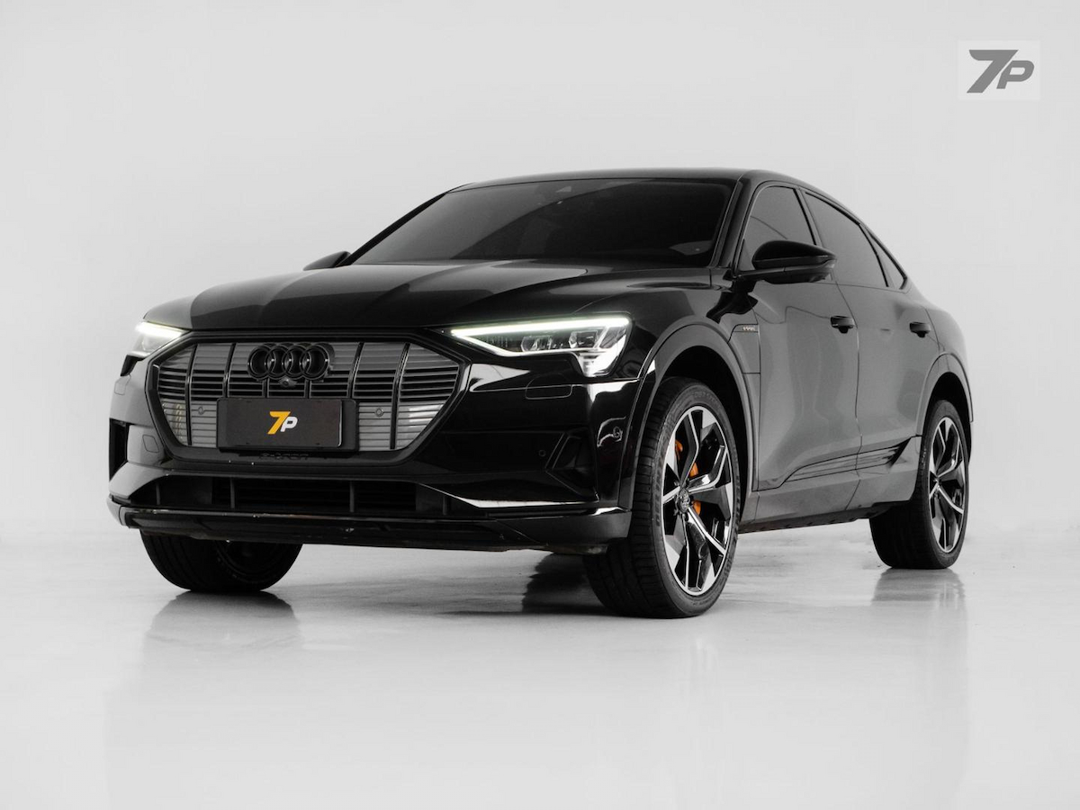 Foto do veículo AUDI E-TRON E TRON SPB 2020/2020 43.900 KM R$ 249.800,00
