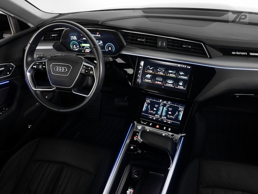 Foto do veículo AUDI E-TRON E TRON SPB 2020 43.900 KM 249.800,00