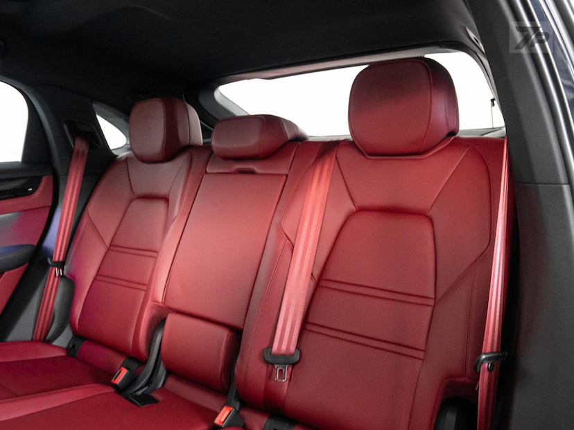 Foto do veículo PORSCHE CAYENNE  CP PHE 2023 5.290 KM 615.000,00
