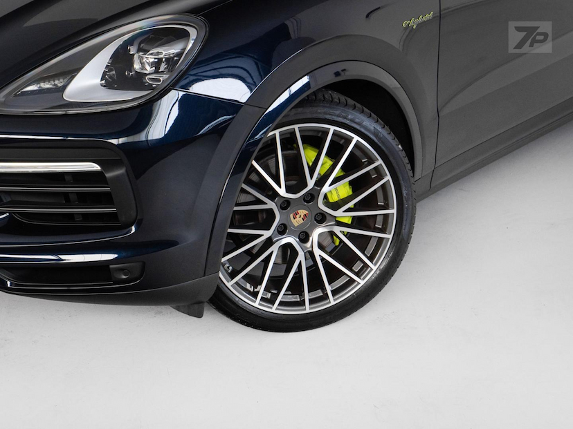 Foto do veículo PORSCHE CAYENNE  CP PHE 2023 5.290 KM 615.000,00
