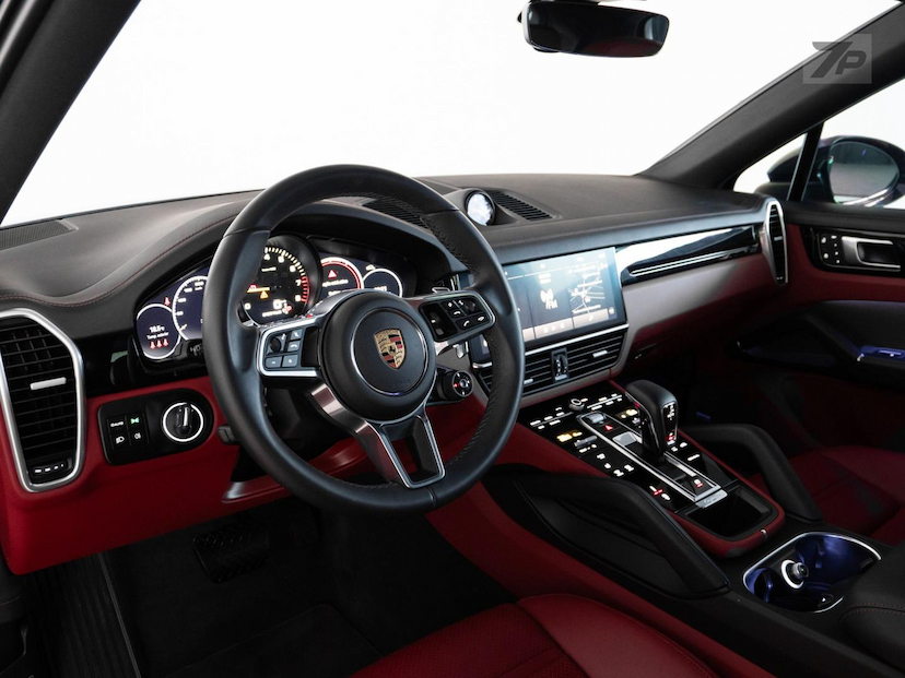 Foto do veículo PORSCHE CAYENNE  CP PHE 2023 5.290 KM 615.000,00
