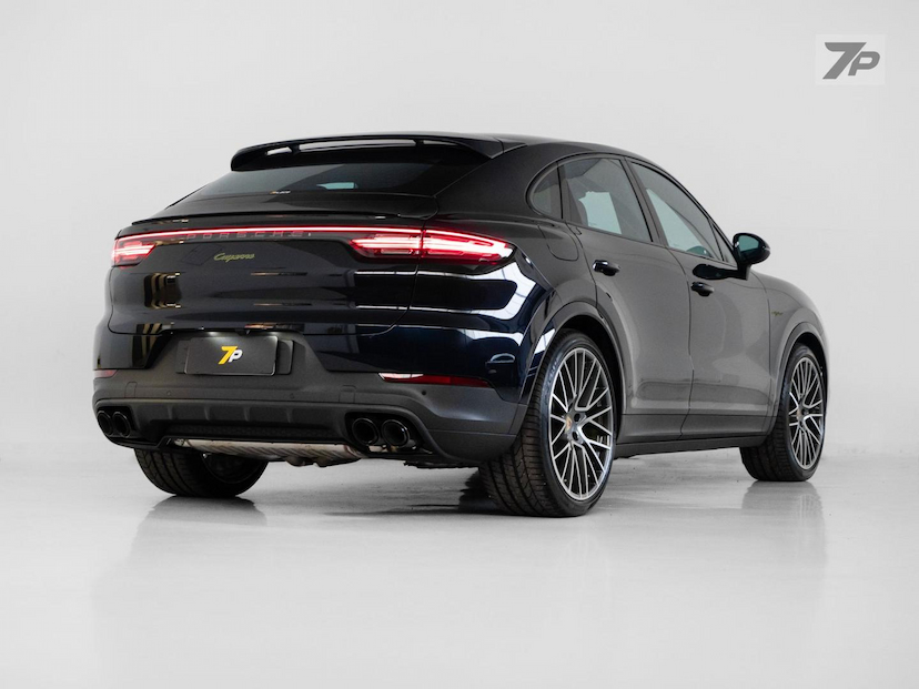 Foto do veículo PORSCHE CAYENNE  CP PHE 2023 5.290 KM 615.000,00