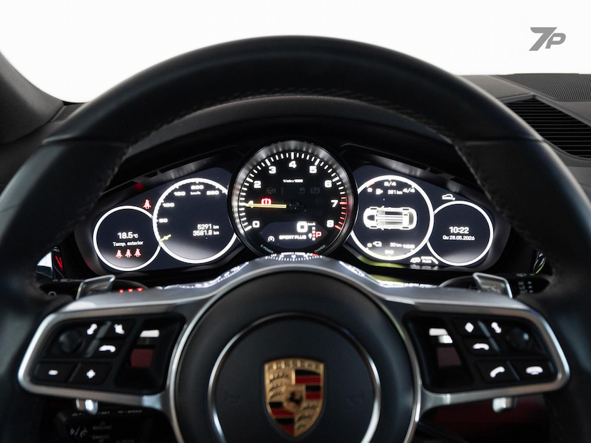 Foto do veículo PORSCHE CAYENNE  CP PHE 2023 5.290 KM 615.000,00