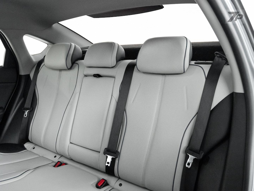 Foto do veículo BYD KING  GS DM 2025 45.700 KM 144.900,00