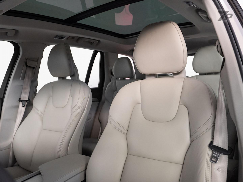 Foto do veículo VOLVO XC90  T6 MOMENTUM 2018 73.900 KM 169.000,00