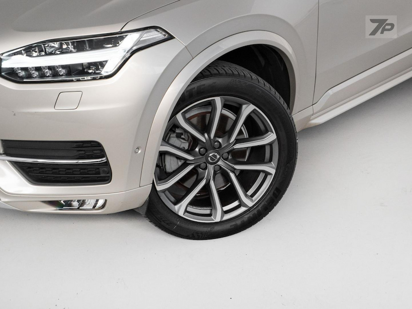 Foto do veículo VOLVO XC90  T6 MOMENTUM 2018 73.900 KM 169.000,00