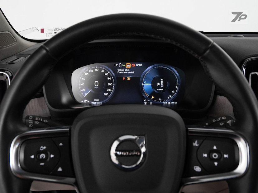 Foto do veículo VOLVO XC40  T5H INSCRIPTION 2022 33.643 KM 175.800,00