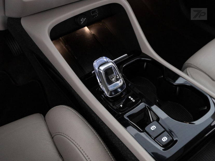 Foto do veículo VOLVO XC40  T5H INSCRIPTION 2022 33.643 KM 175.800,00