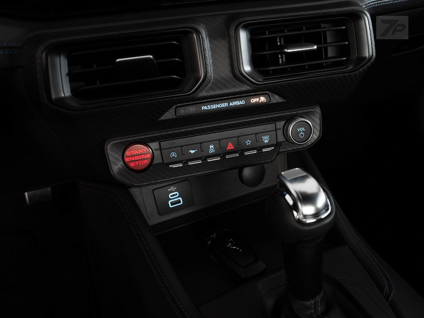 Foto do veículo FORD MUSTANG  DARK HORSE V8 5.0 2025 112 KM 639.000,00