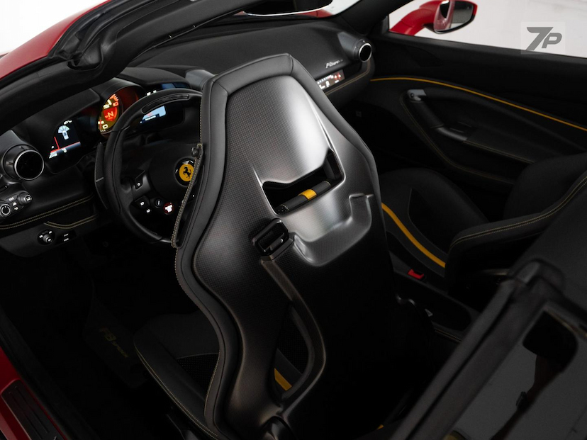 Foto do veículo FERRARI F8  SPIDER 2023 745 KM 6.650.000,00
