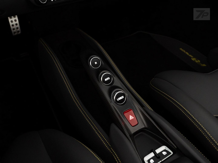 Foto do veículo FERRARI F8  SPIDER 2023 745 KM 6.650.000,00