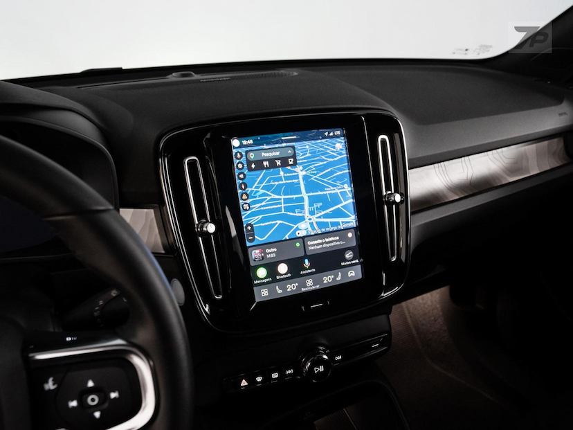 Foto do veículo VOLVO C40  8 ULTIMATE 2024 23.465 KM 249.000,00