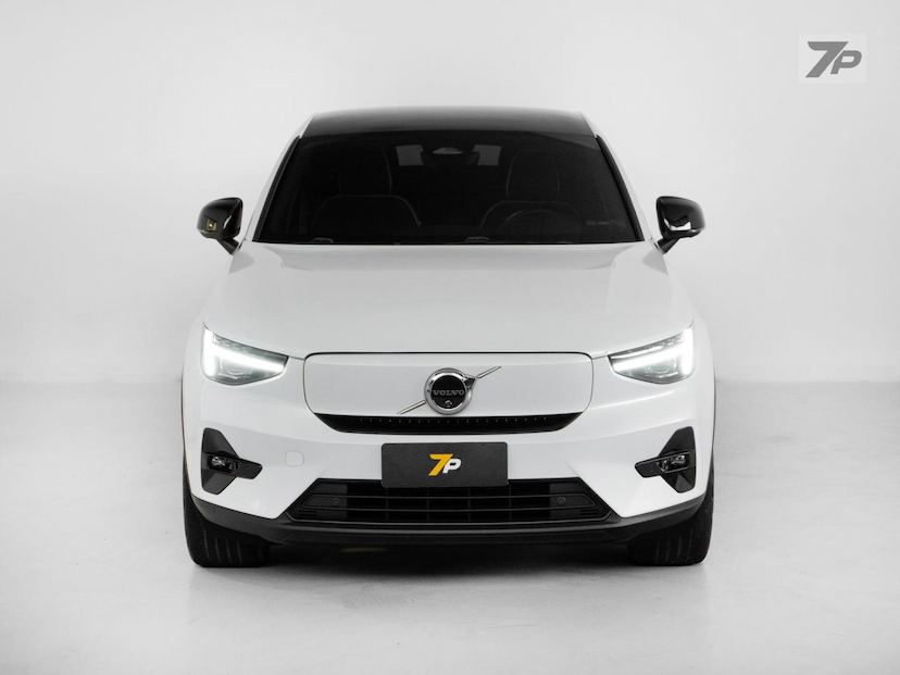 Foto do veículo VOLVO C40  8 ULTIMATE 2024 23.465 KM 249.000,00
