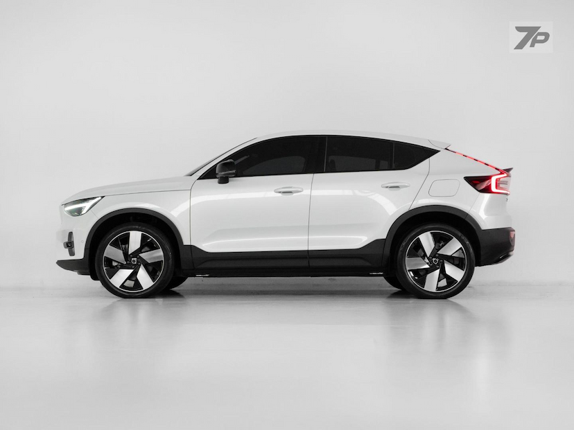Foto do veículo VOLVO C40  8 ULTIMATE 2024 23.465 KM 249.000,00