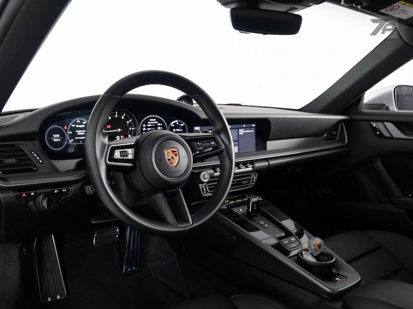 Foto do veículo PORSCHE 911  CARRERA 2021 10.197 KM 739.000,00