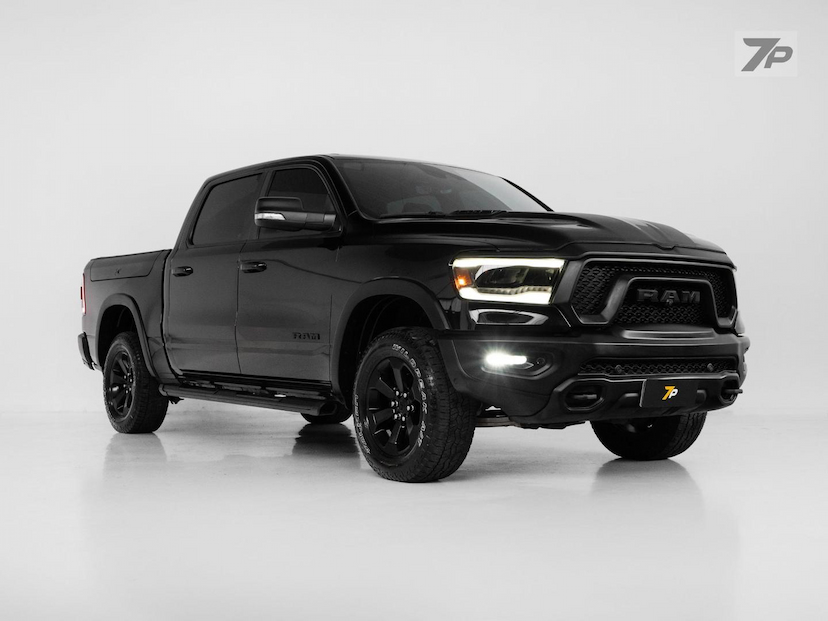 Foto do veículo RAM 1500  REBEL HEMI 2021 77.000 KM 309.000,00