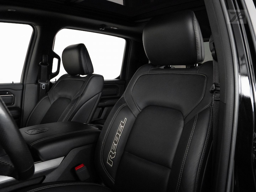 Foto do veículo RAM 1500  REBEL HEMI 2021 77.000 KM 309.000,00