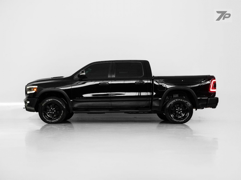 Foto do veículo RAM 1500  REBEL HEMI 2021 77.000 KM 309.000,00