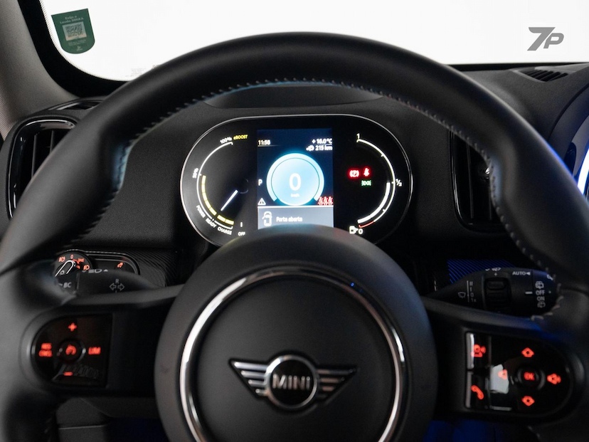 Foto do veículo MINI COUNTRYMAN  PHEV 2023 12.885 KM 259.000,00